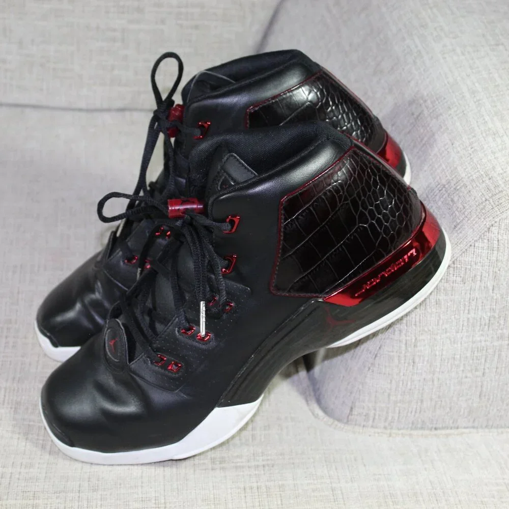 Men's Air Jordan 17 Size 11.5 Retro Chicago Bulls 832816 - 001